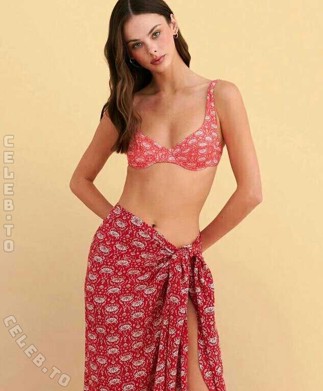 Meika Woollard nude photo 2