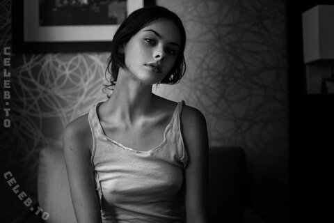 Meika Woollard photo 5