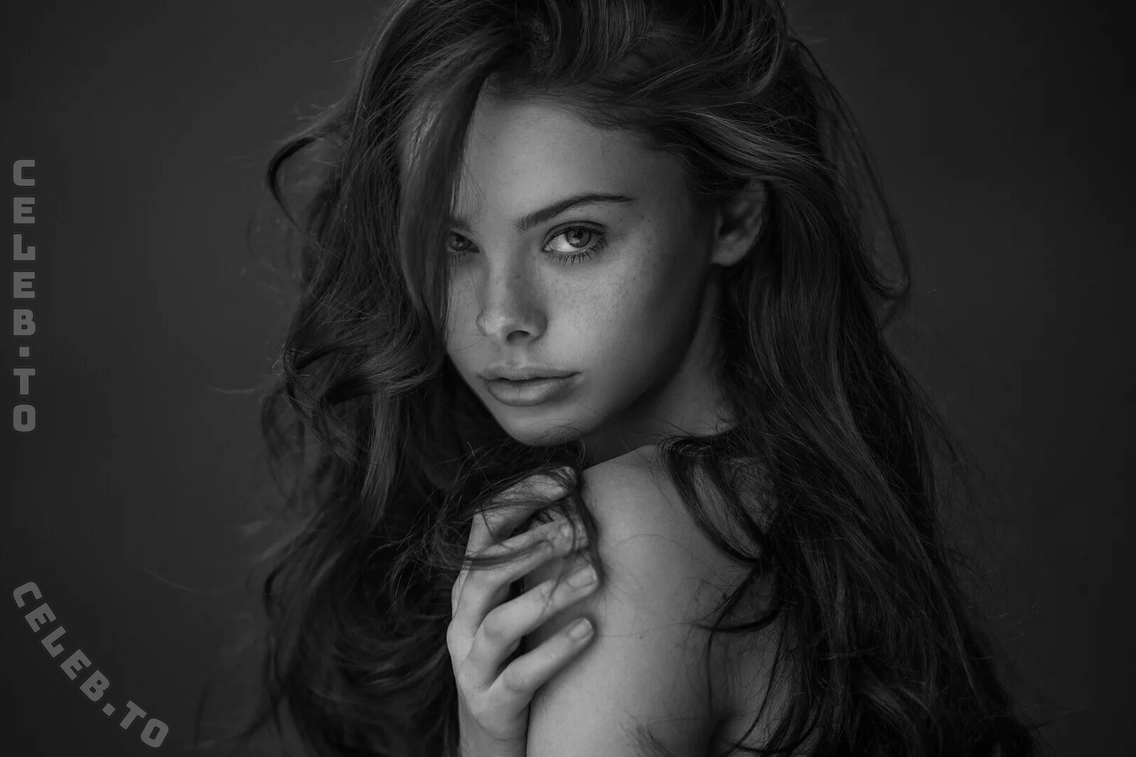 Meika Woollard nude photo 6