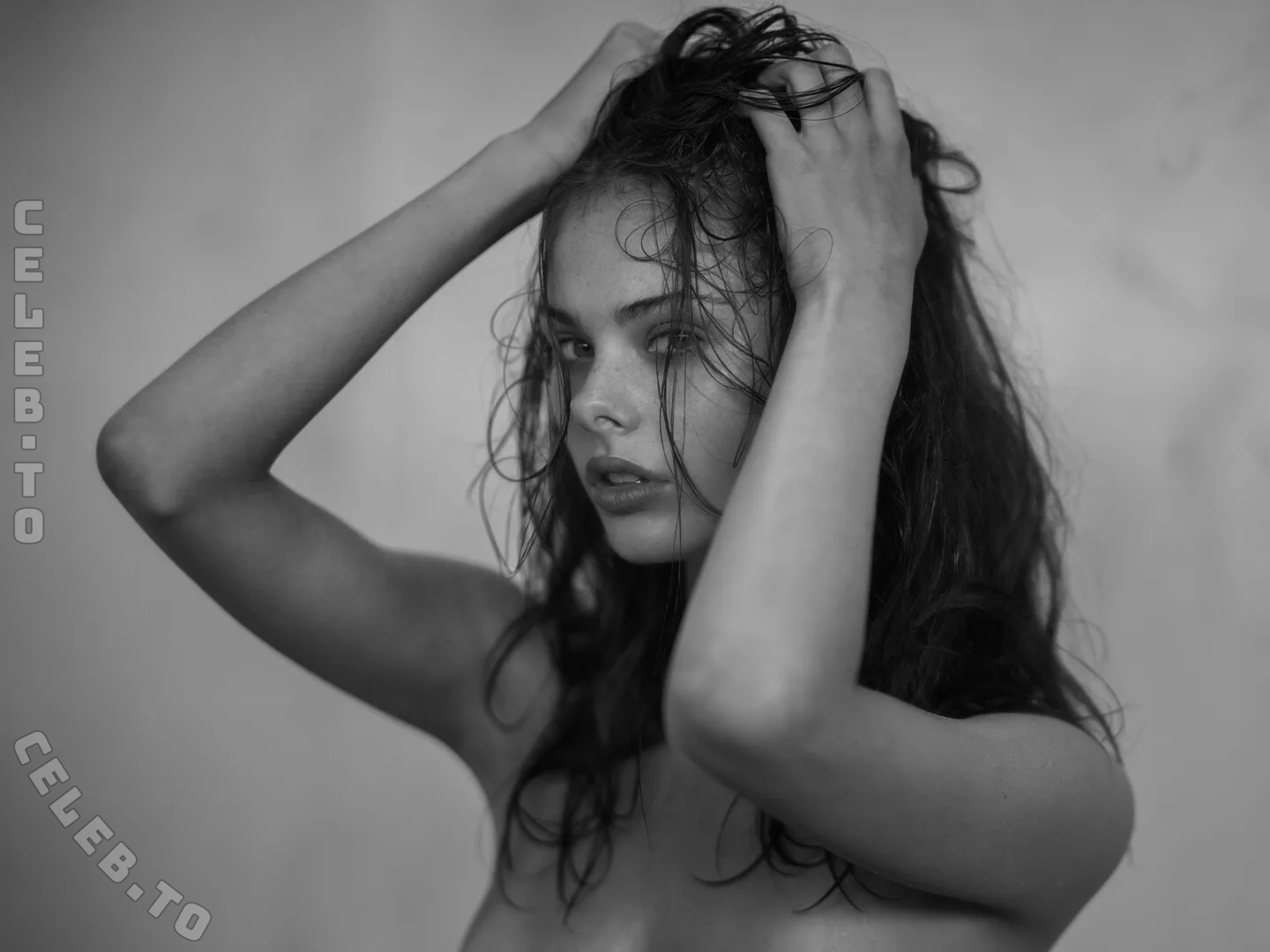 Meika Woollard nude photo 7