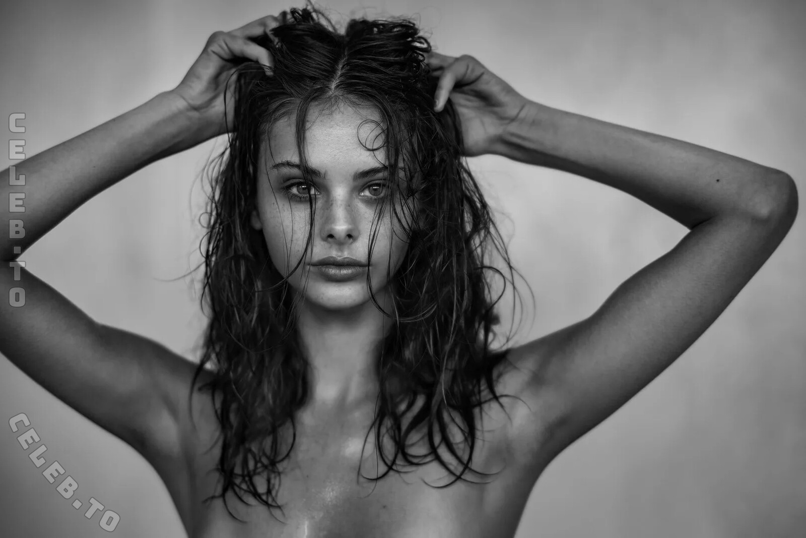 Meika Woollard nude photo 8
