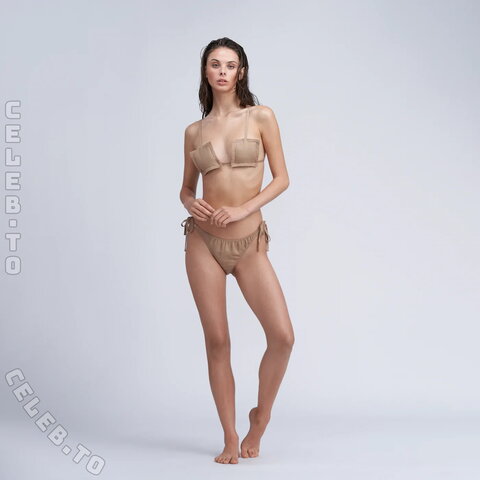 Meika Woollard photo 4