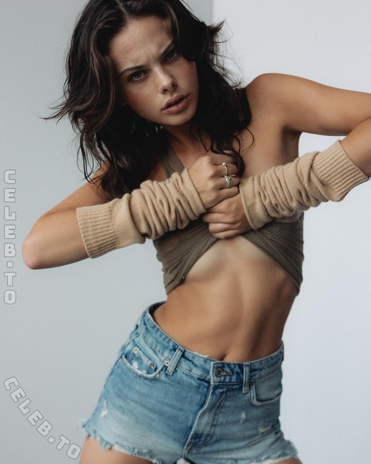 Meika Woollard nude photo 2