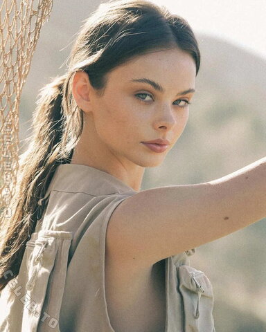 Meika Woollard nude photo 5