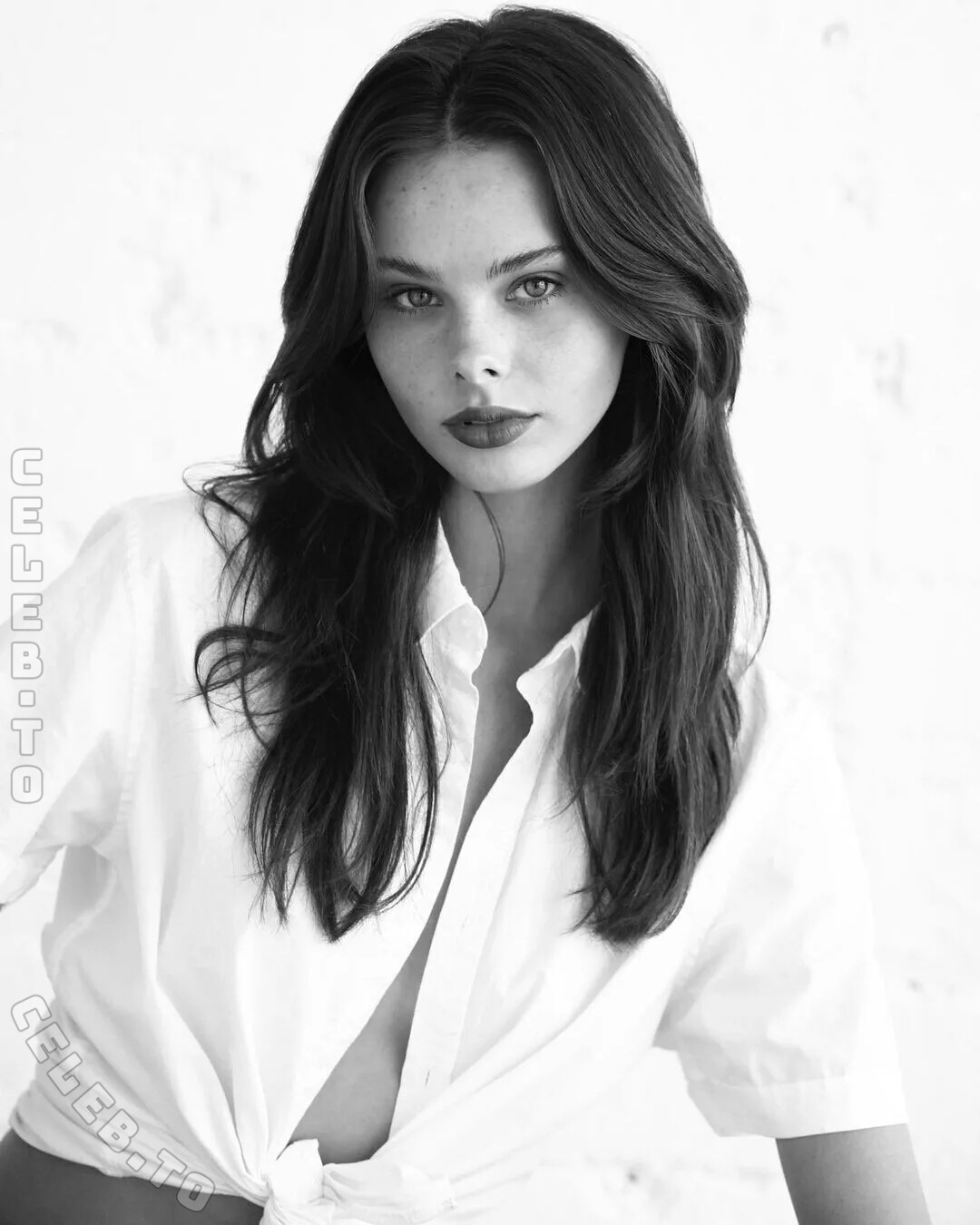 Meika Woollard nude photo 1