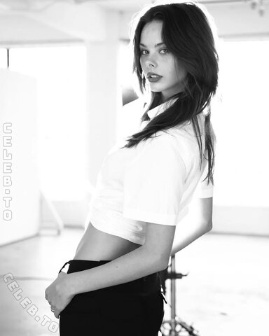 Meika Woollard nude photo 86