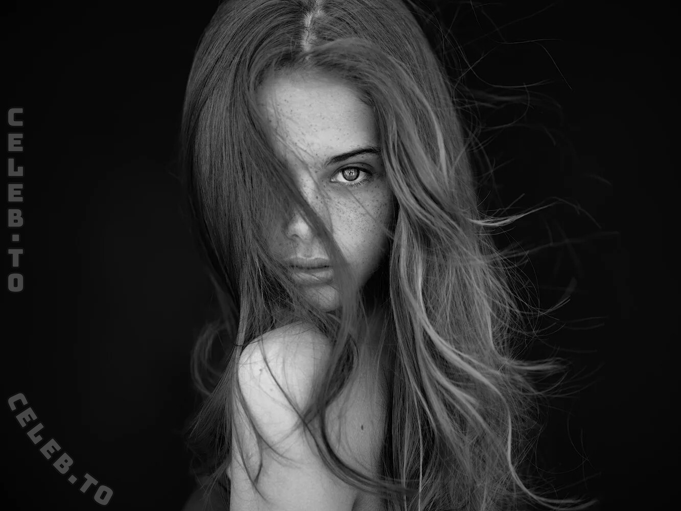 Meika Woollard nude photo 4