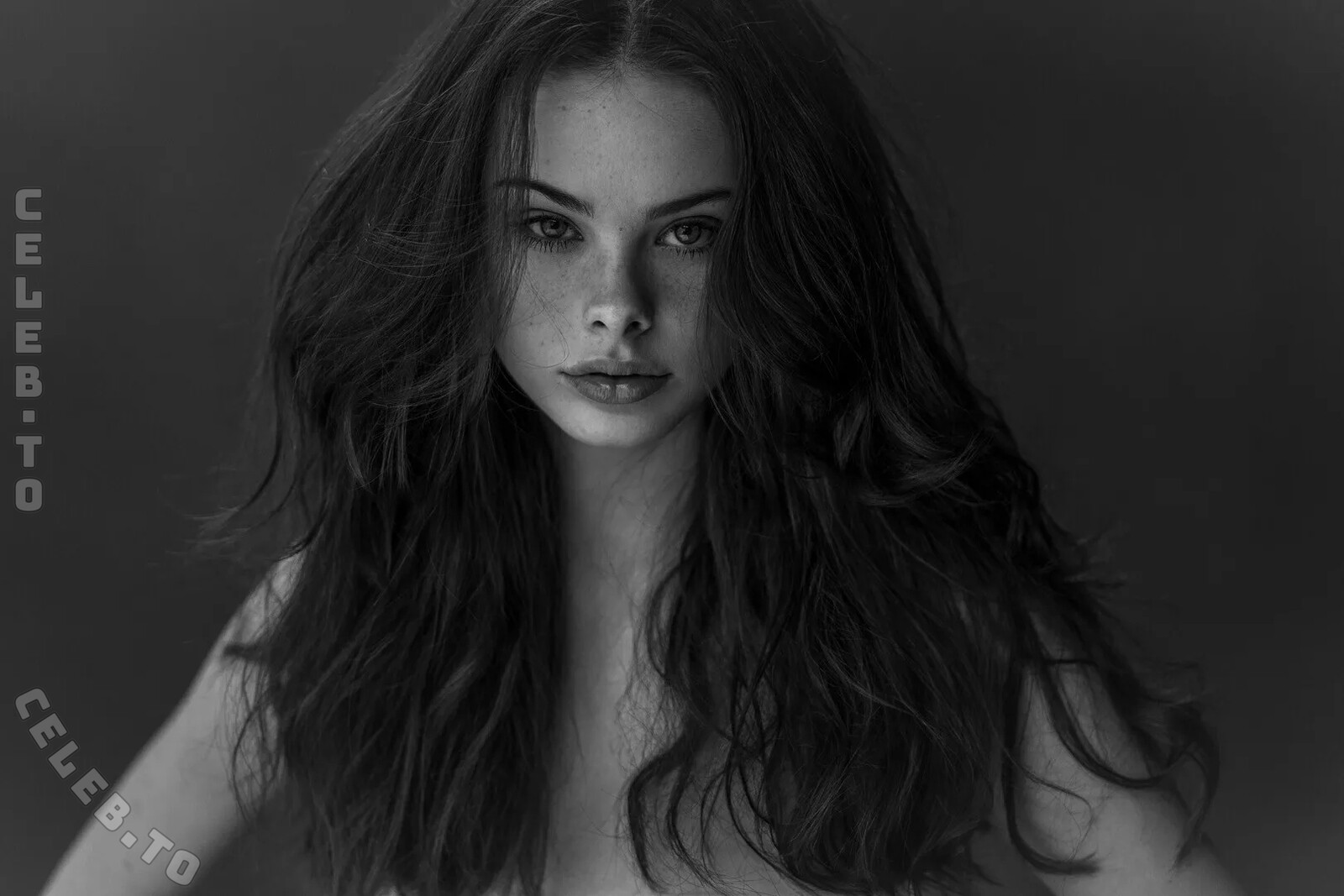 Meika Woollard nude photo 8