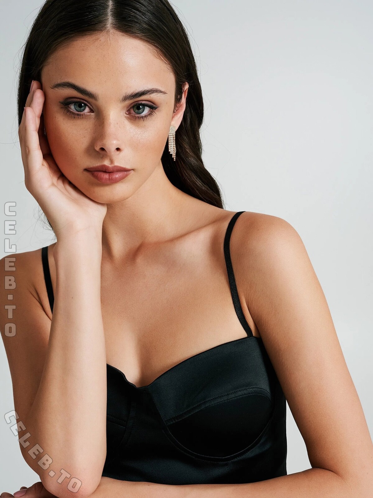 Meika Woollard nude photo 5