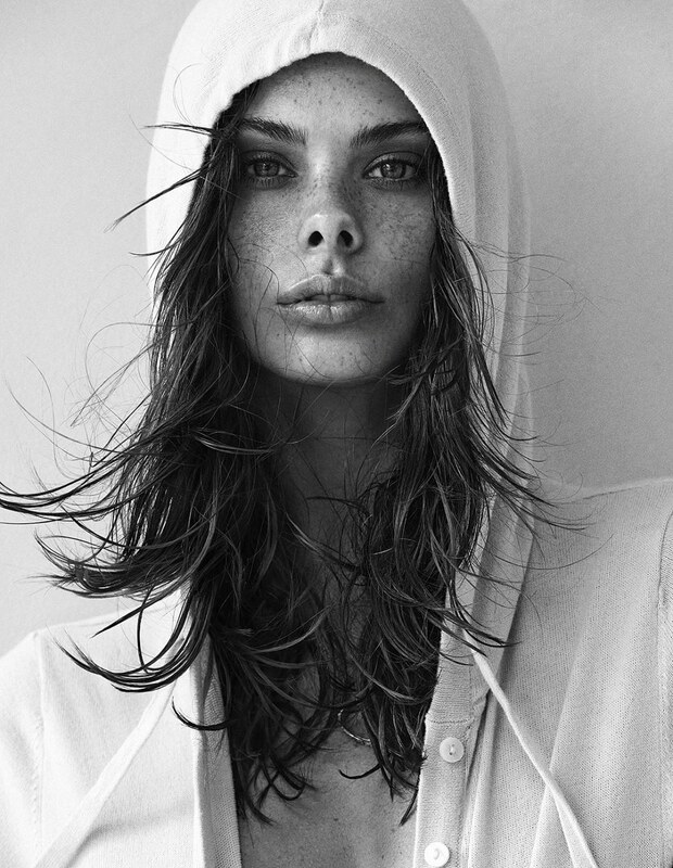 Meika Woollard nude photo 6