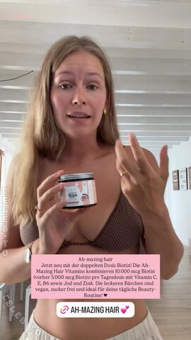 Melanie Kroll nude photo 9