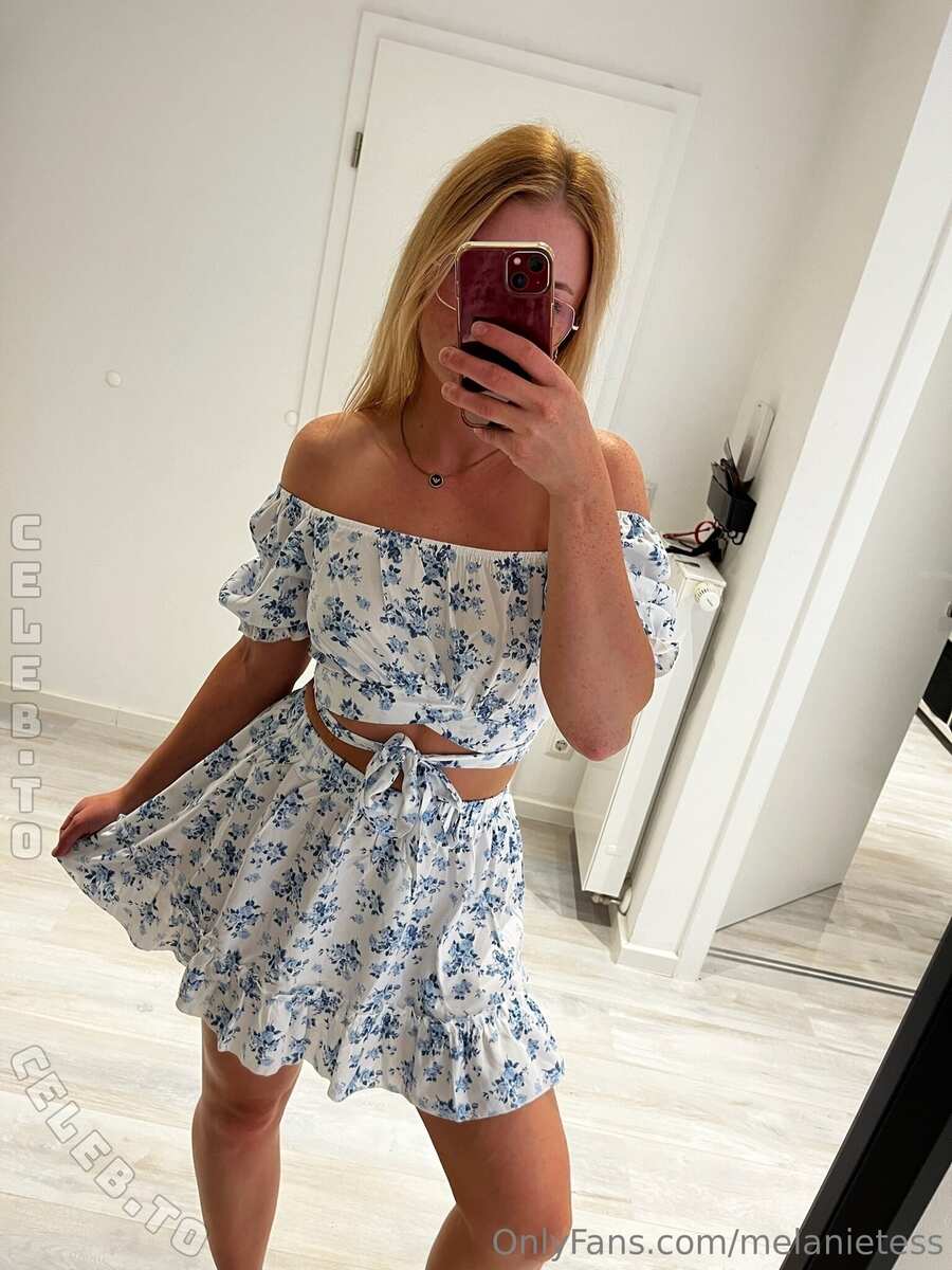 Melanietesss nude photo 20