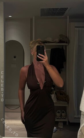 Melaniethrr nude photo 3