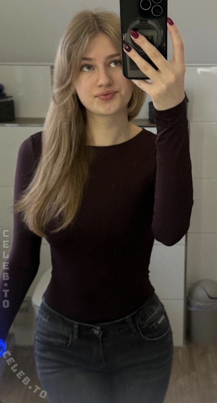 meleomanie nude photo 1