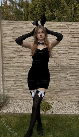 meleomanie nude photo 11