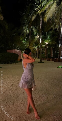 Melike.od nude photo 4