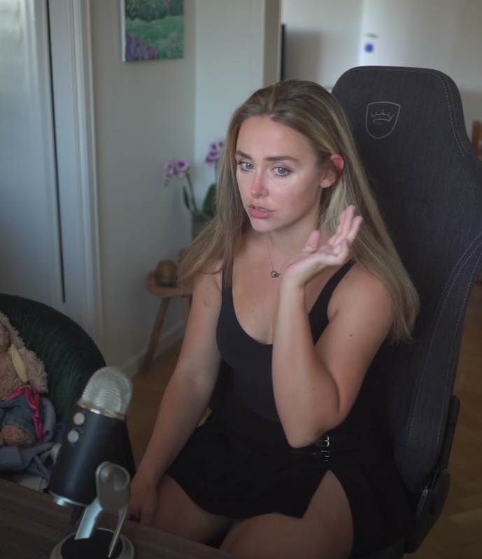 Melina Göransson nude photo 2