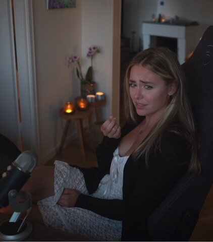 Melina Göransson nude photo 18