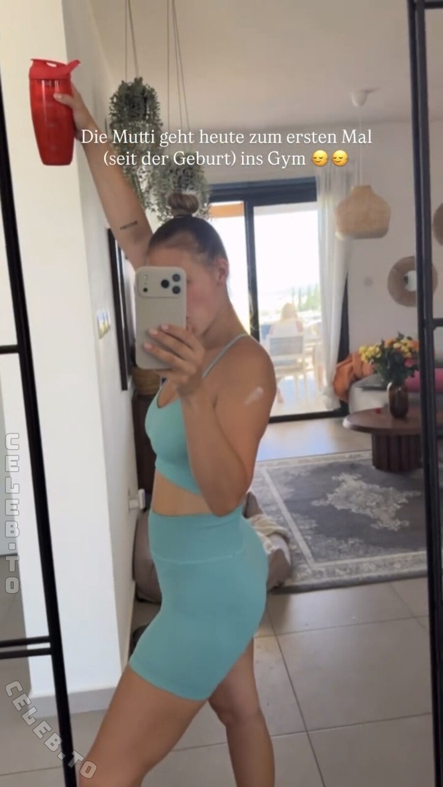 Melina Hoch nude photo 1