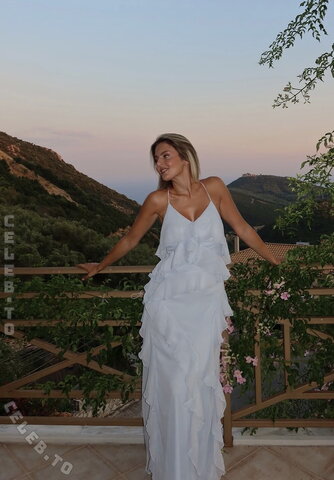 Melina.msxou – Sexy dress with slight neckline