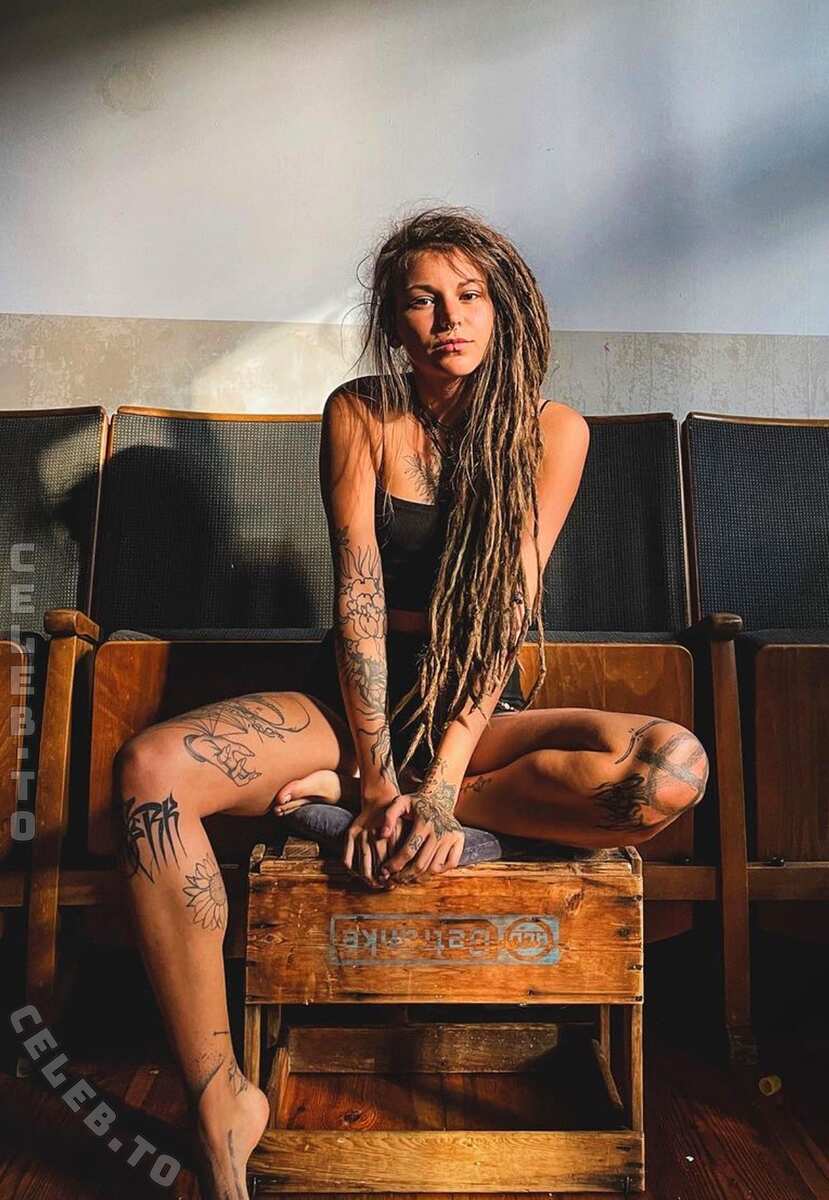 Melinda Mogli nude photo 8