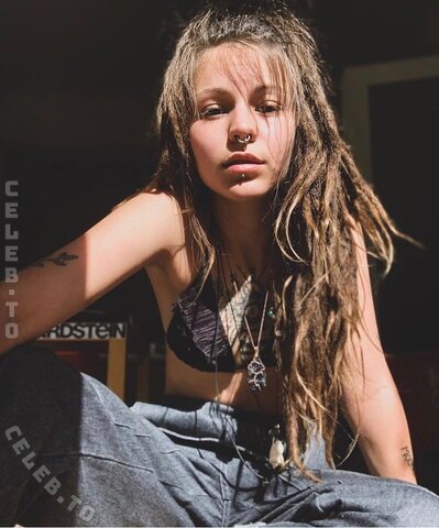 Melinda Mogli nude photo 16