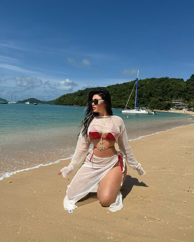 Melisa Reyhan Koçer nude photo 21