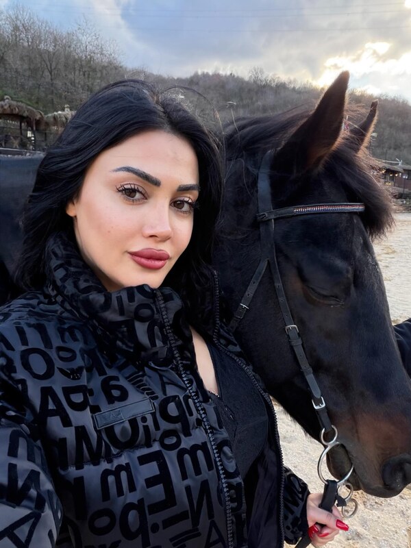 Melisa Reyhan Koçer nude photo 21