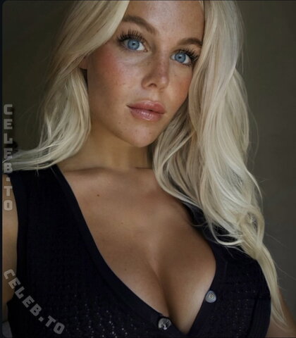 Melisande.mlnk nude photo 12