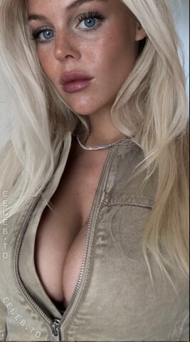 Melisande.mlnk nude photo 6