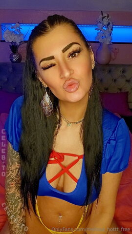 Melissa Hot photo 2