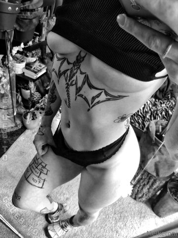 melkeroni nude photo 12