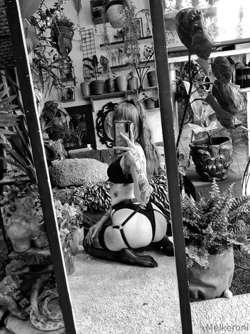 melkeroni nude photo 5
