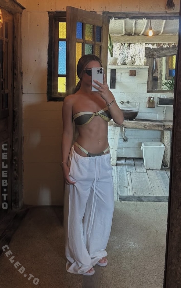 Mell Richards nude photo 13
