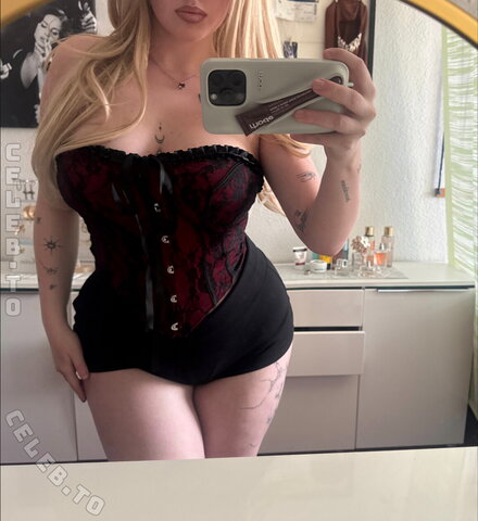melli.cg nude photo 34