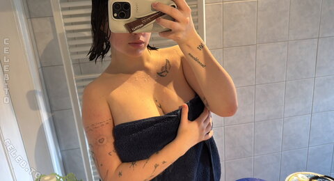 melli.cg nude photo 33