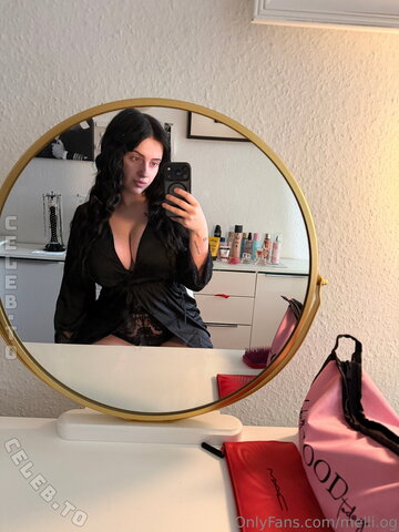 melli.cg nude photo 19