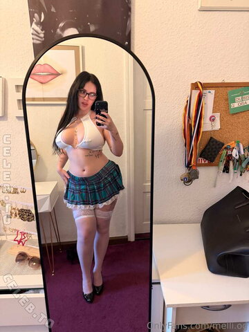 melli.cg nude photo 11