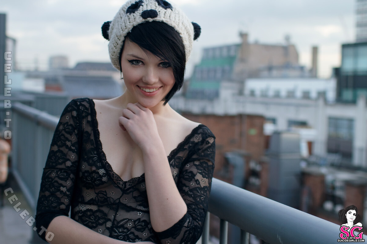 Mellisa Clarke nude photo 15