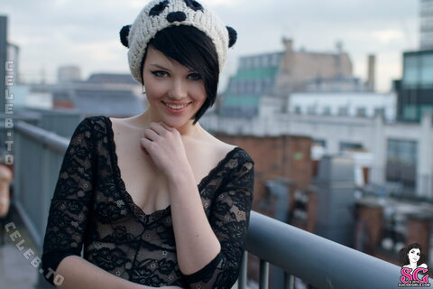 Mellisa Clarke nude photo 5