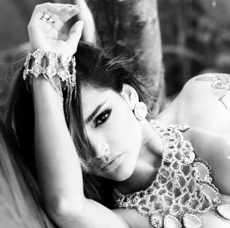 melmattos nude photo 5