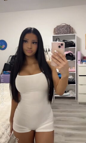 melodi.mzd nude photo 6