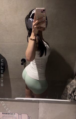 melodi.mzd nude photo 1