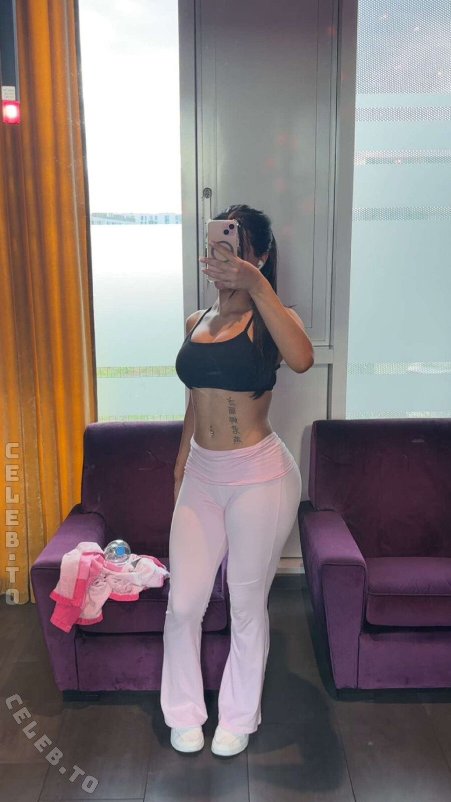 melodi.mzd nude photo 2