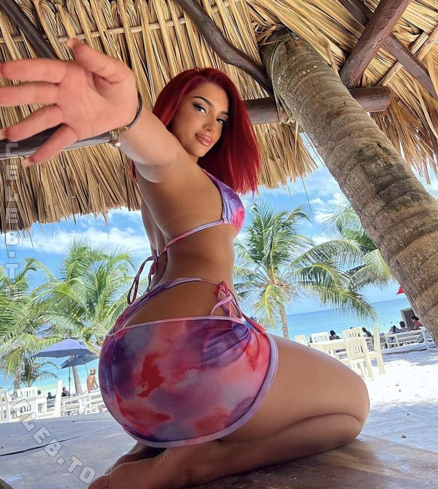 Mel.pops nude photo 1