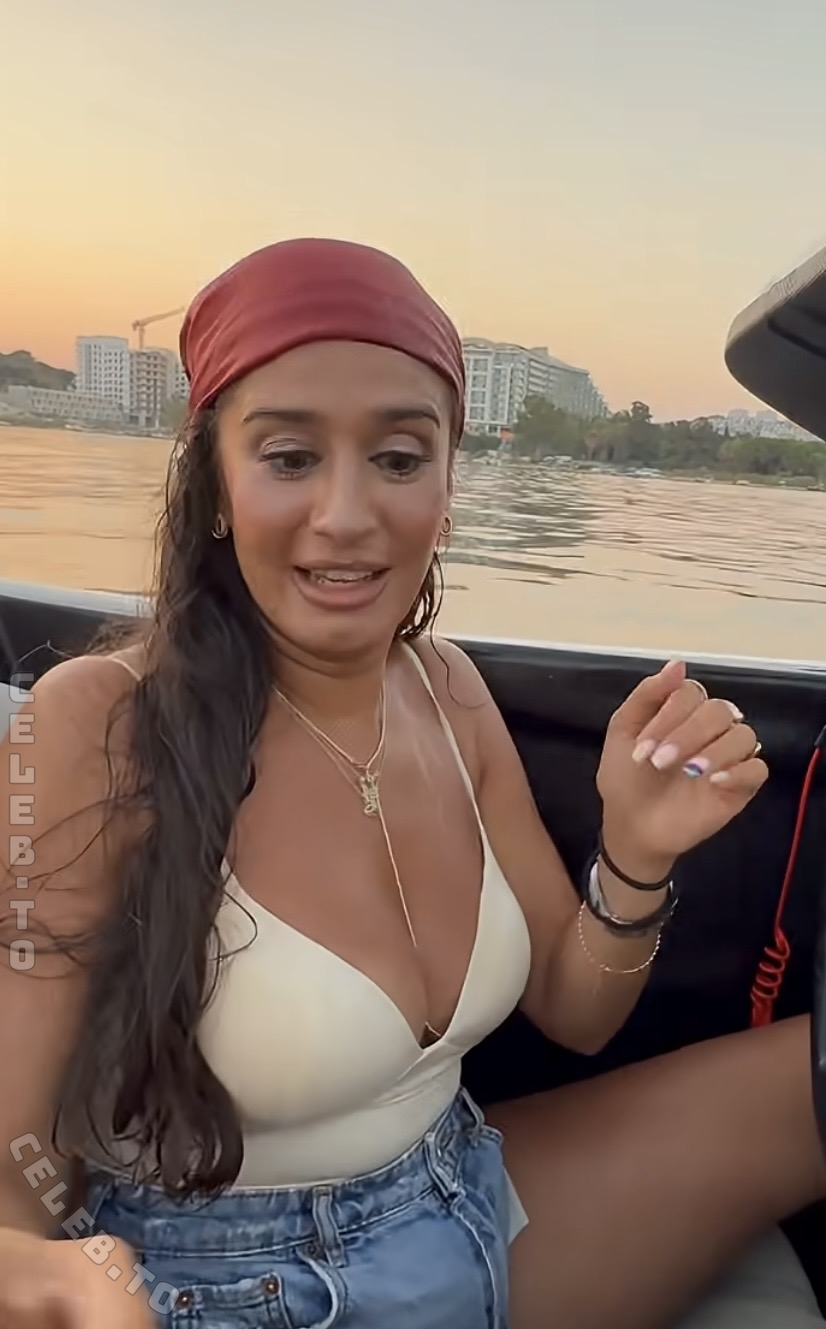 meltem_mrz nude photo 1