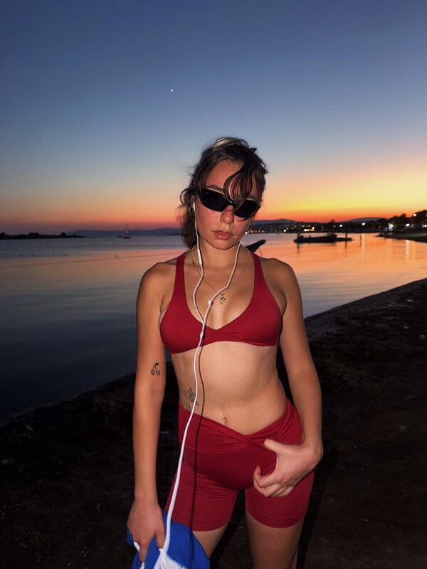 Meral Büyükkalkan nude photo 11