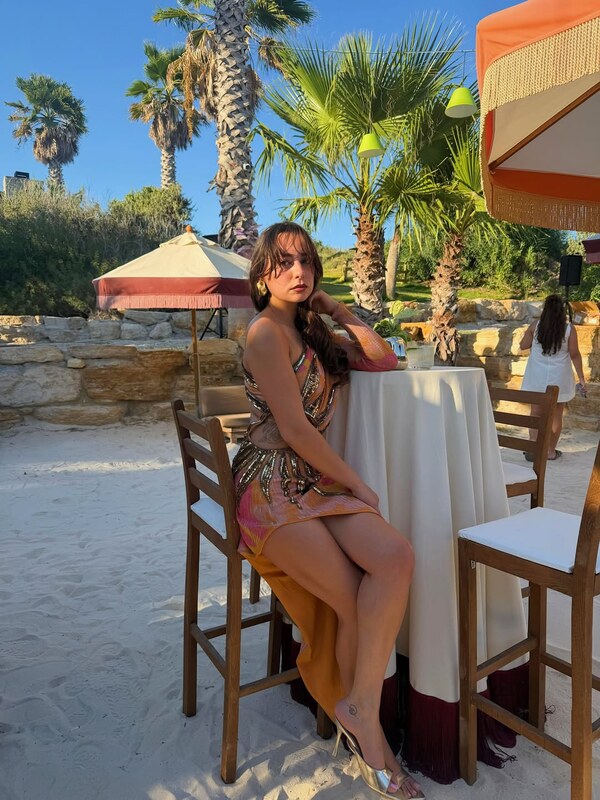 Meral Büyükkalkan nude photo 22