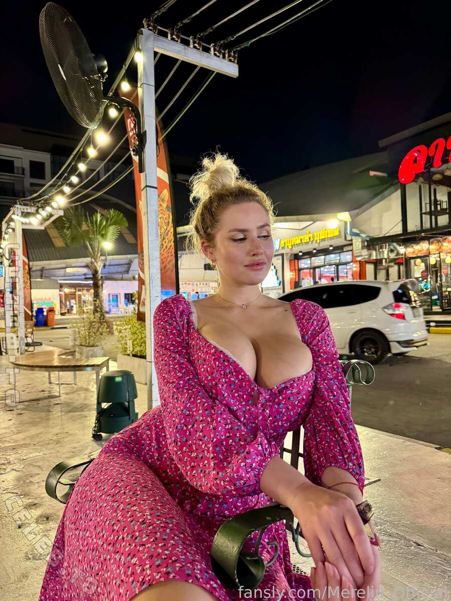 Merelin nude photo 2