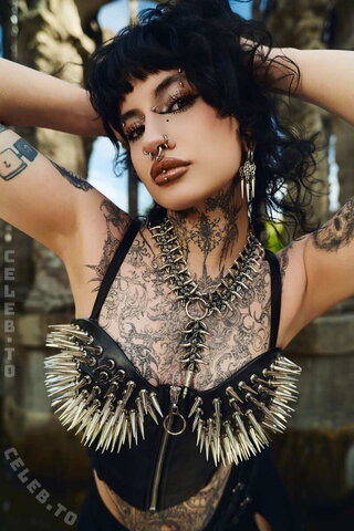 Merihold nude photo 1